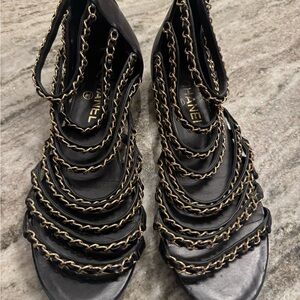 CHANEL Black Leather Chain-Strap Flat Sandals with Gold Chains